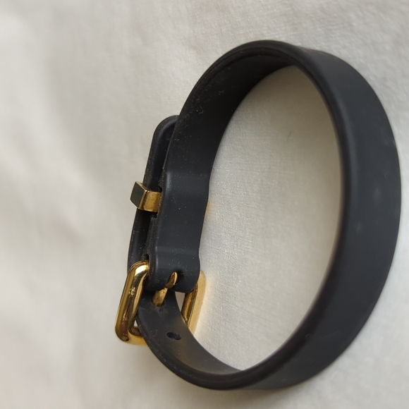 Marc Jacobs Rubber Bracelet with Gold Clasp - Picture 3 of 3